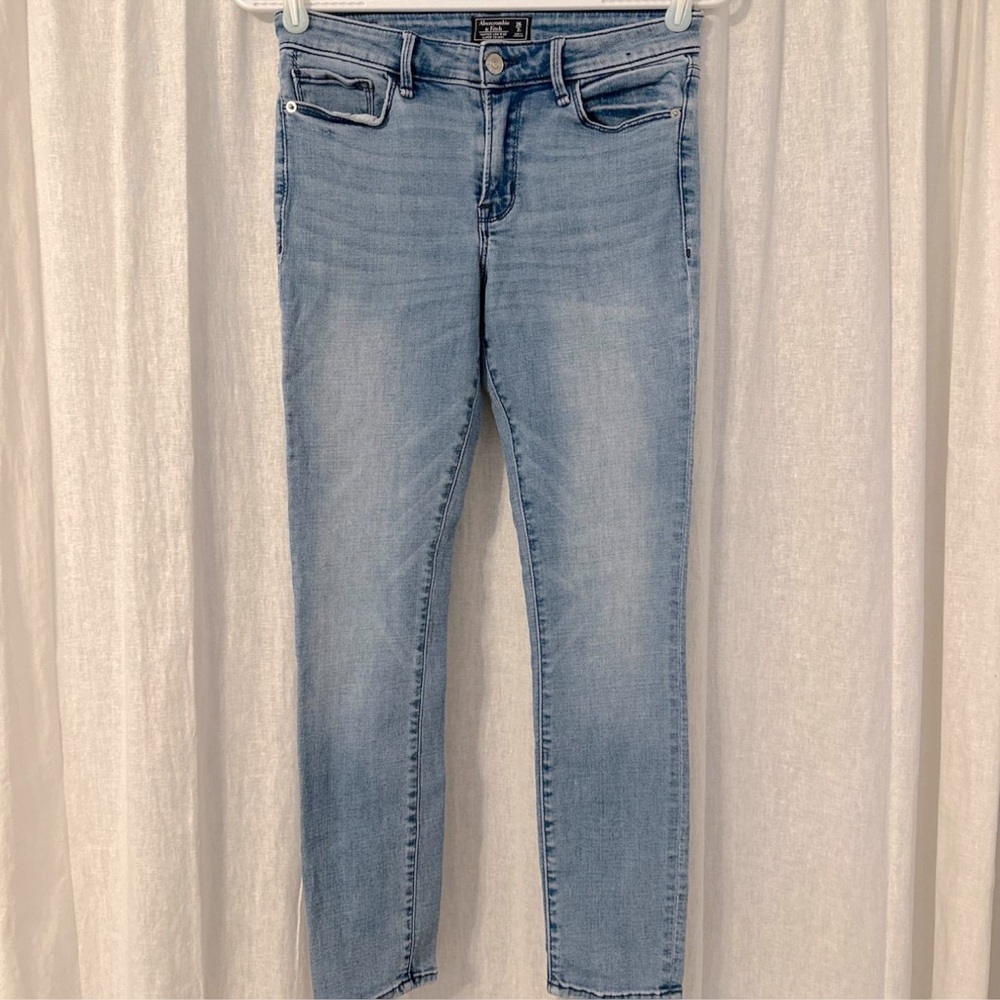 Abercrombie & Fitch Harper Low Rise Super Skinny Jeans